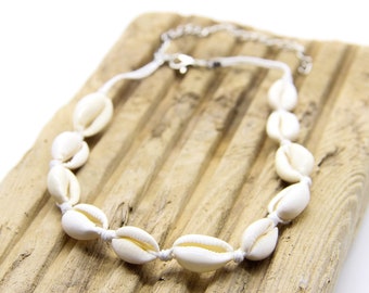 Ras de cou avec collier de coquillages cauris Royaume-Uni | Tour de cou fait main | Bohème | Mariage sur la plage | Bijoux en coquillage | Style plage | Cadeau d'anniversaire | Vacances