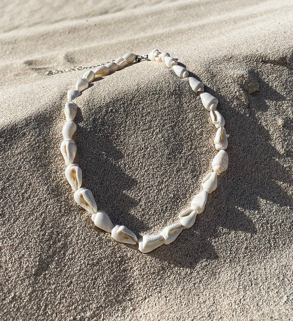 Cowrie Shell Necklace, Vsco Girl, Cowrie Shell, Corie Shell Choker, Puka Shell  Necklace, Surfer Necklace, Shell Choker - Etsy | Shell choker, Necklace,  Pretty necklaces
