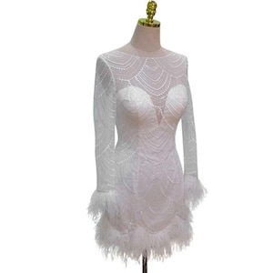KONINGIN VIVIAN | Mini-trouwjurk | Bruidsfeestjurk met lovertjes en struisvogelveren | Receptie, welkomstdiner, korte jurk | Queen Bridal
