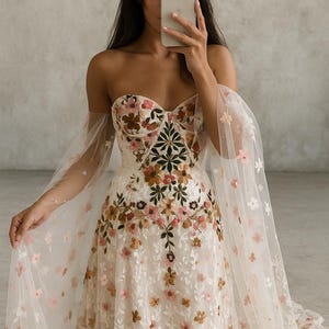 QUEEN LOLA / Abito da sposa floreale colorato - Abito da sposa ricamato con maniche rimovibili / Abito da sposa boho / Queen Bridal immagine 10