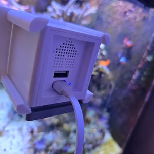 Aquarium Wyze Cam Mount with Suction Cups for V2, OG or V4  - Anti-Glare Camera Holder -  Remote Aquarium Viewing