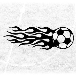 Puede incluir: Un bal&oacute;n de f&uacute;tbol blanco y negro con llamas que salen de la parte posterior, como si se moviera muy r&aacute;pido.