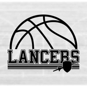 Puede incluir: Gráfico en blanco y negro de una pelota de baloncesto con la palabra "LANCERS" en letras de bloque en negrita. Debajo, un diseño de escudo y lanza. El fondo es una superficie texturizada gris claro.
