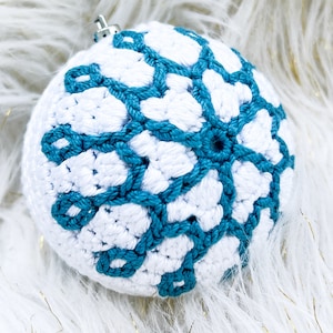 PATTERN, stuffed snow baubles with snowflake, Christmas hanging decoration Crochet Pattern