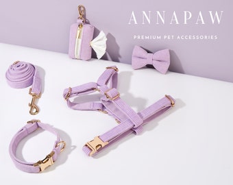 Lavendel Cord Hundegeschirr und Leine Halsband Schleife Set, personalisiertes Geschirr mit Namen eingraviert, weiches Luxus Geschirr Fliege Halsband Set