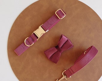 Bordeauxrode fluwelen gepersonaliseerde halsband en riem vlinderstrikset, gratis naamgravure