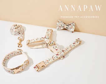 Arnés floral para perros y juego de lazos de collar de correa, arnés personalizado con nombre grabado, juego de collar de flores de pajarita de arnés de lujo suave