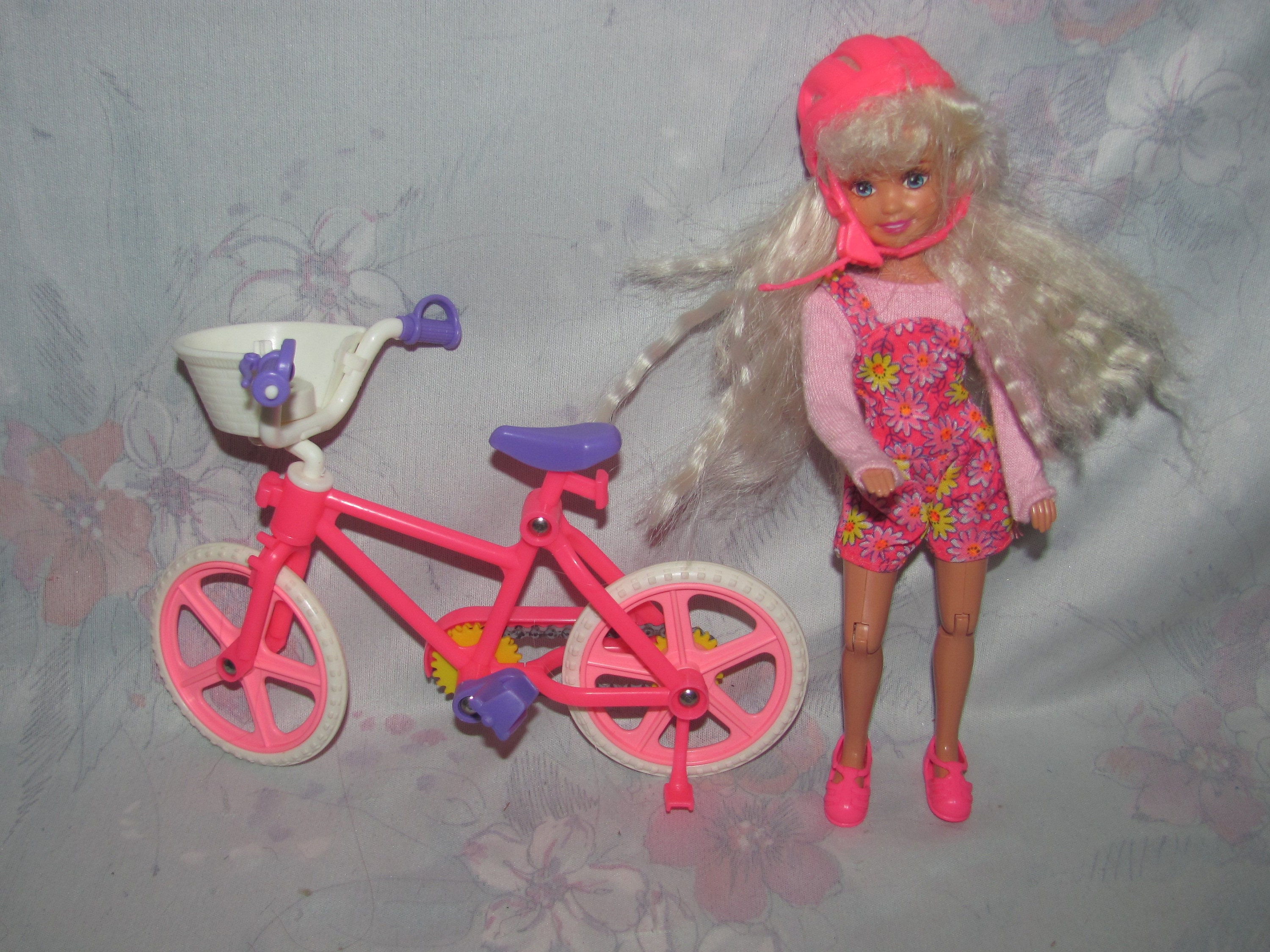 hermana barbie stacie bicyclin con bicicleta ma - Comprar Bonecas Barbie e  Ken no todocoleccion