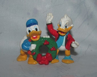 Vintage Disney Applause Donald Duck, Scrooge McDuck PVC Figures - 2" Tall 5 cm - Christmas/Holiday Wreath