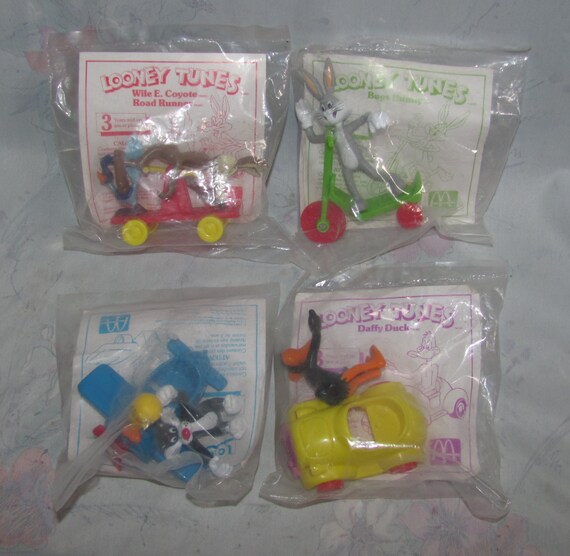 4 Vintage Mcdonalds Happy Meal Looney Tunes PVC Toys New Sealed