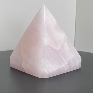 Mangano Pink Calcite Pyramid Over 1 Pound 3.5&quot; Natural Stone AC599
