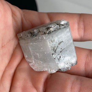 Raw Chunk Aquamarine 28 grams Natural Stone AC147