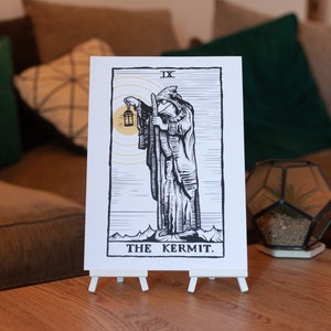 The Kermit (A4/ A3) SEM MOLDURA | O Eremita, Cartas de Tarô, Adivinhação, Engraçado, Comédia, Paródia, Os Muppets, Jim Henson
