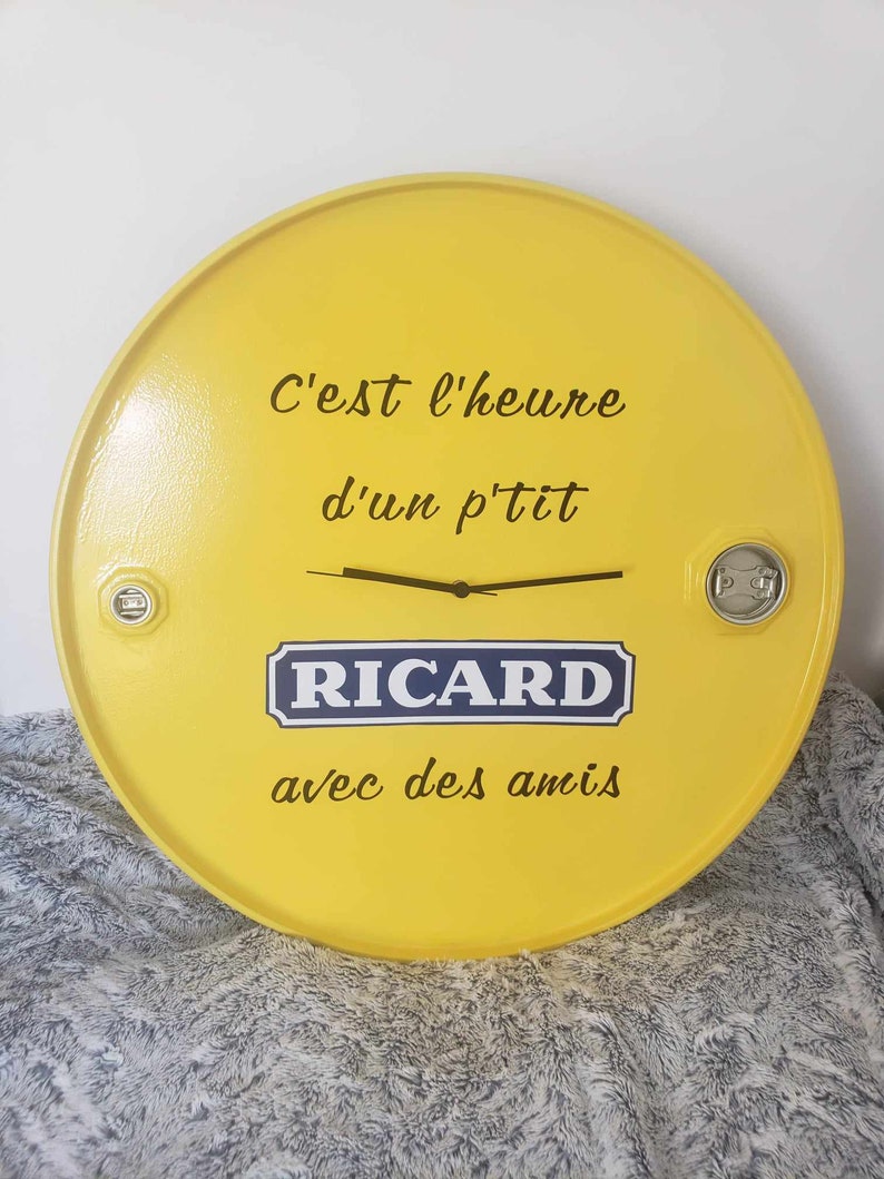 horloge murale en tonneau baril huile ricard totalement personnalisable image 1