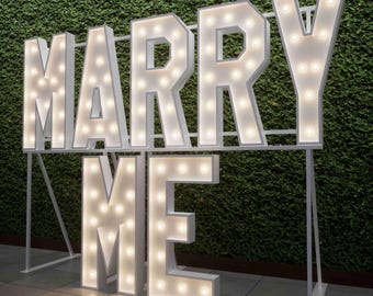Enseigne de proposition à DEL MARRY ME, 4 pi/3 pi, lettres lumineuses romantiques | Toile de fond de fiançailles de mariage | Couleurs et effets personnalisés | Portable à intensité variable