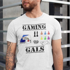 Camiseta de juego única para mujeres: cartas, dados, tablero, fichas