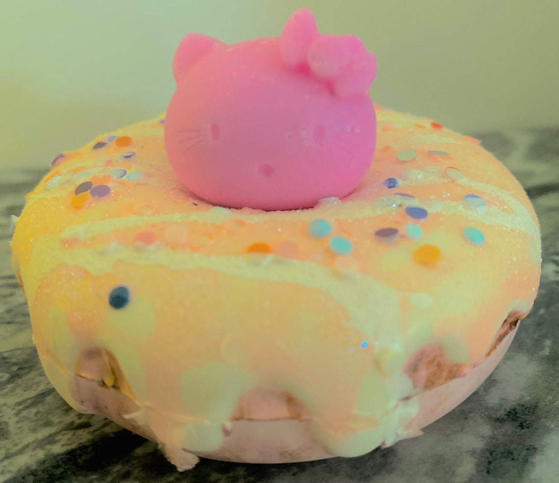 Eco friendly hello kitty wax melts customisable pack of 10 Etsy