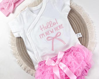 Ensemble personnalisé pour bébé fille, broderie personnalisée pour bébé, Ensemble cadeau rose pour bébé fille, cadeau de baby shower, tenue de retour à la maison pour bébé, vêtements pour bébé fille