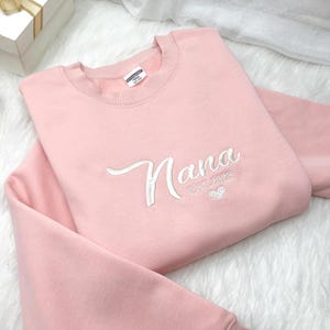 Nana Customized Embroidered Sweatshirt with Grandkid Name, Personalized Grandma Shirt, Mimi Shirt, Cute Grandma Outfit, Gift for Grandmother