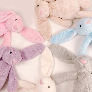Gepersonaliseerde pluche geborduurd konijntje, paashaas geborduurd met naam, konijntje met monogram, gevuld konijntje, cadeaus pasgeboren baby, paascadeau