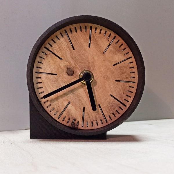 schlicht minimalistisch BLANK WOOD kleine runde Tischuhr, ausgefallene Uhr für Geschenk, kleine Tischuhr für Homeoffice