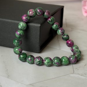 Natural 8 mm Epidote Zoisite Stretch Bracelet | Ruby Zoiste Green Crystal Healing Gemstone Bracelet | Yoga Meditation & Couple Gift Bracelet