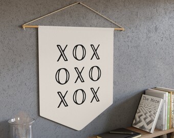 XOXO Minimalist Love Pennant