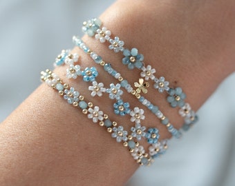 Bracelets fleuris dorés Dans Bleu | Bracelet Pour Femme | Bracelet de perles | Cadeau pour elle