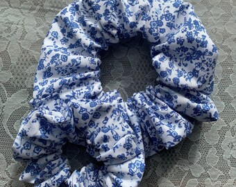 blue floral scrunchie set