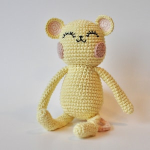 Virkad mus - amigurumi gosedjur mjukdjur soft toy stuffed animal handmade plush mouse doll