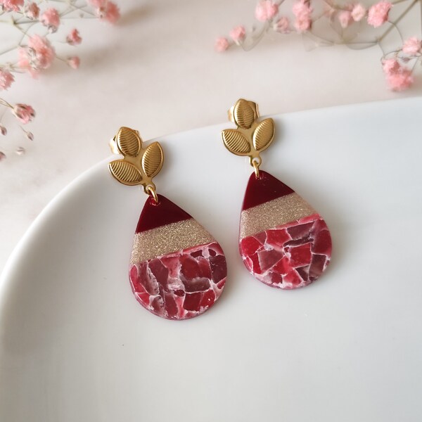 Boucles d'oreilles pendantes gouttes feuilles en acier inoxydable et pendant bicolor effet pierre rouge doré en argile polymère pour femme