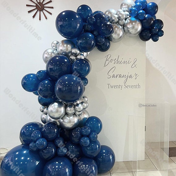 MMTX-Decoración de globos de 40 cumpleaños para hombres y mujeres, conjunto  de arco de guirnalda de globos azules plateados con mantel, decoraciones de  fiesta de cumpleaños - AliExpress