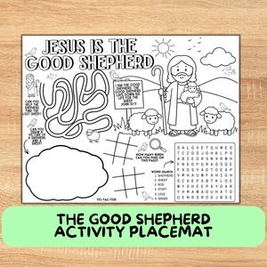 Può includere: Tovaglietta attività in bianco e nero con la scritta "JESUS IS THE GOOD SHEPHERD". Presenta un labirinto, una ricerca di parole, tris e illustrazioni di un pastore, pecore e uccelli. Il fondo della tovaglietta recita "THE GOOD SHEPHERD ACTIVITY PLACEMAT".