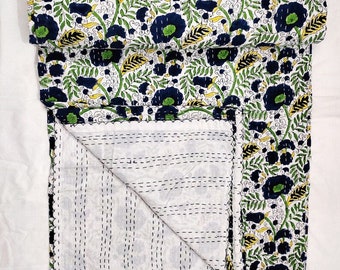 Colcha Kantha Floral Azul Feita à Mão em Algodão | Manta Boho com Estampa Indiana em Blocos
