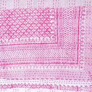 Trapunta Kantha con stampa a blocchi rosa a mano Coperta Kantha Copriletto Kantha in cotone Trapunta Kantha con stampa a blocchi floreali rosa Copriletto Kantha