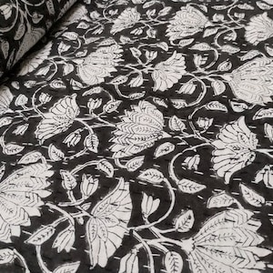 Édredon indien floral fait main noir et blanc - Jeté en coton fait main - Couvre-lit à imprimé blocs - Literie kantha indienne