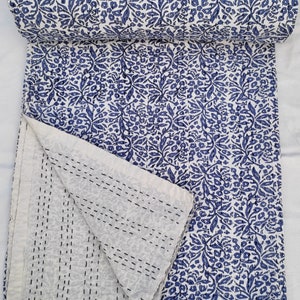 Blaue Kantha Decke mit Blumenmuster, Kantha Quilt, Handgefertigte Baumwolle Tagesdecke, Boho Bettüberwurf, Zwillingskönigin König