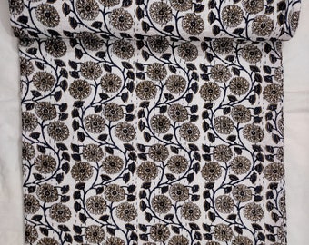 ピンクの花柄カンタキルト：手縫いブロックプリントコットン寝具