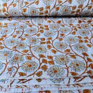 Floral Kantha Quilt – Hand-Stitched Cotton Bedspread with Orange Blue Botanical Print – Lightweight Boho Throw Blanket for Home Decor