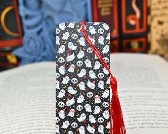 Lindo marcapáginas de fantasma tonto de Halloween para un recuerdo de fiesta espeluznante o relleno de canasta de regalo para el festival de otoño