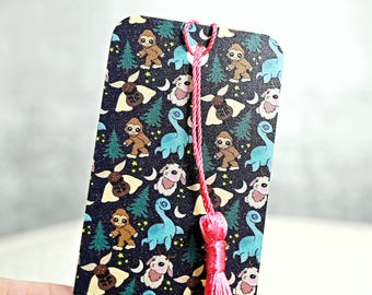 Lindo marcapáginas de Cryptid para lectores adolescentes. Regalos para rellenar medias o recuerdos de fiesta de fantasía.