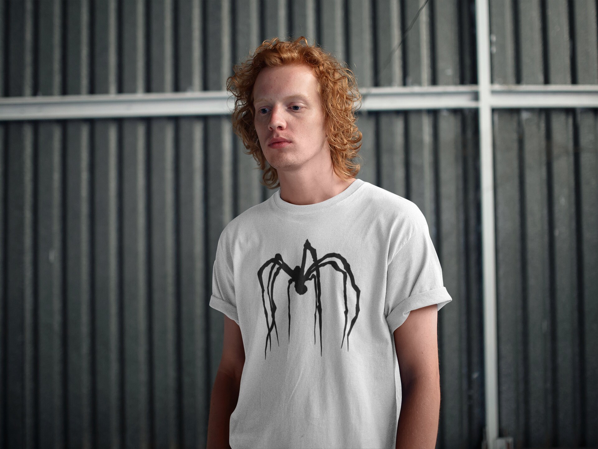 Louise Bourgeois Spider inspired t-shirt • Arstract Contemporary Art Shirt • Techno Streetwear Tshirt • Minimalist Clothing • Grunge Goth