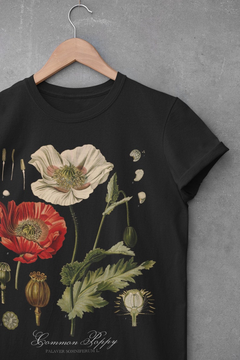 Poppy Botanical Art Shirt Aesthetic Flower top Witchy Nature Lover Gift Witchy Whimsigoth Tshirt Goblincore Cottagecore t-shirt zdjęcie 2