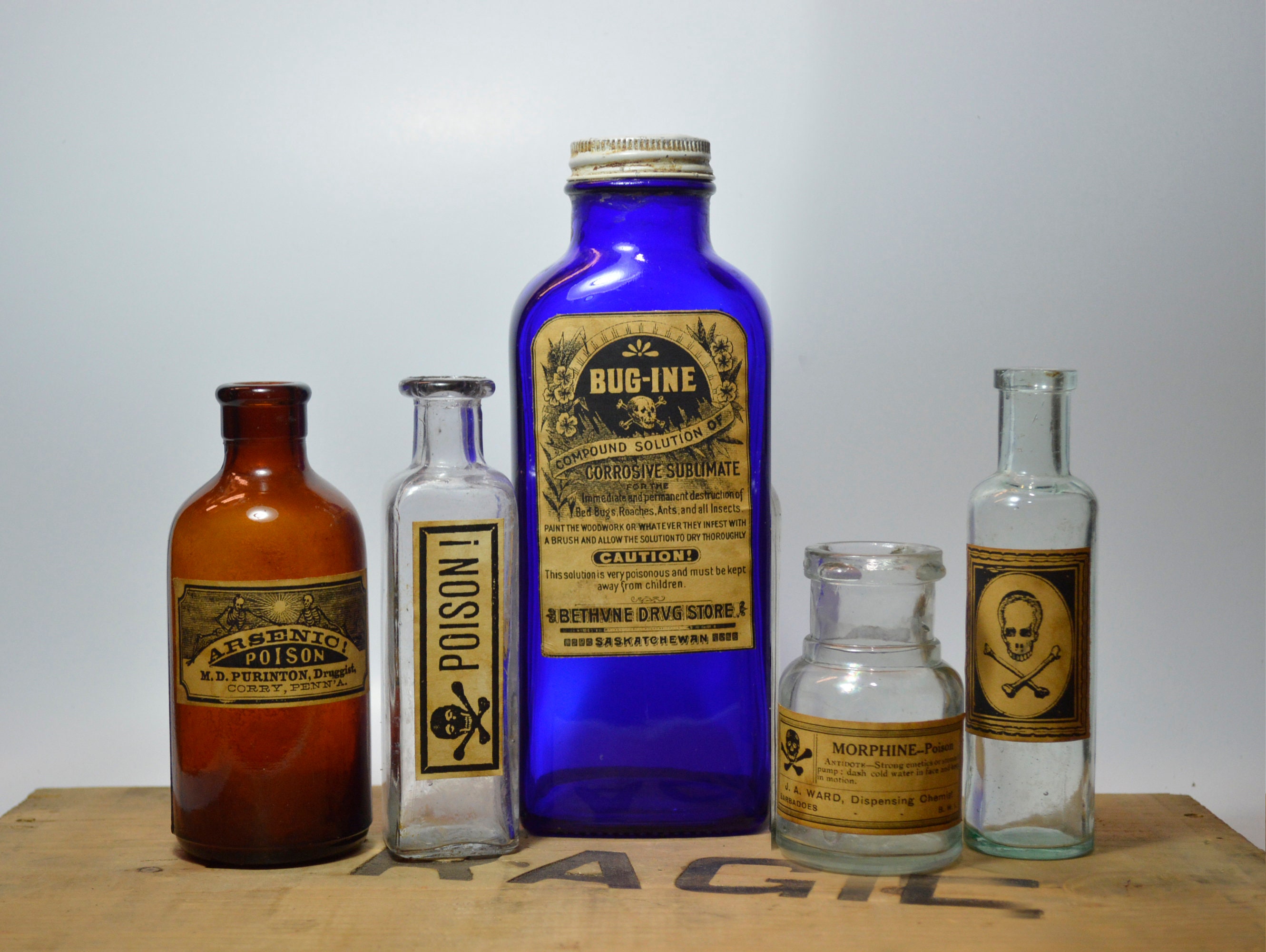 Lait De Magnesie Dr Charles Milk of Magnesia Quebec Antique Medicine Bottle  