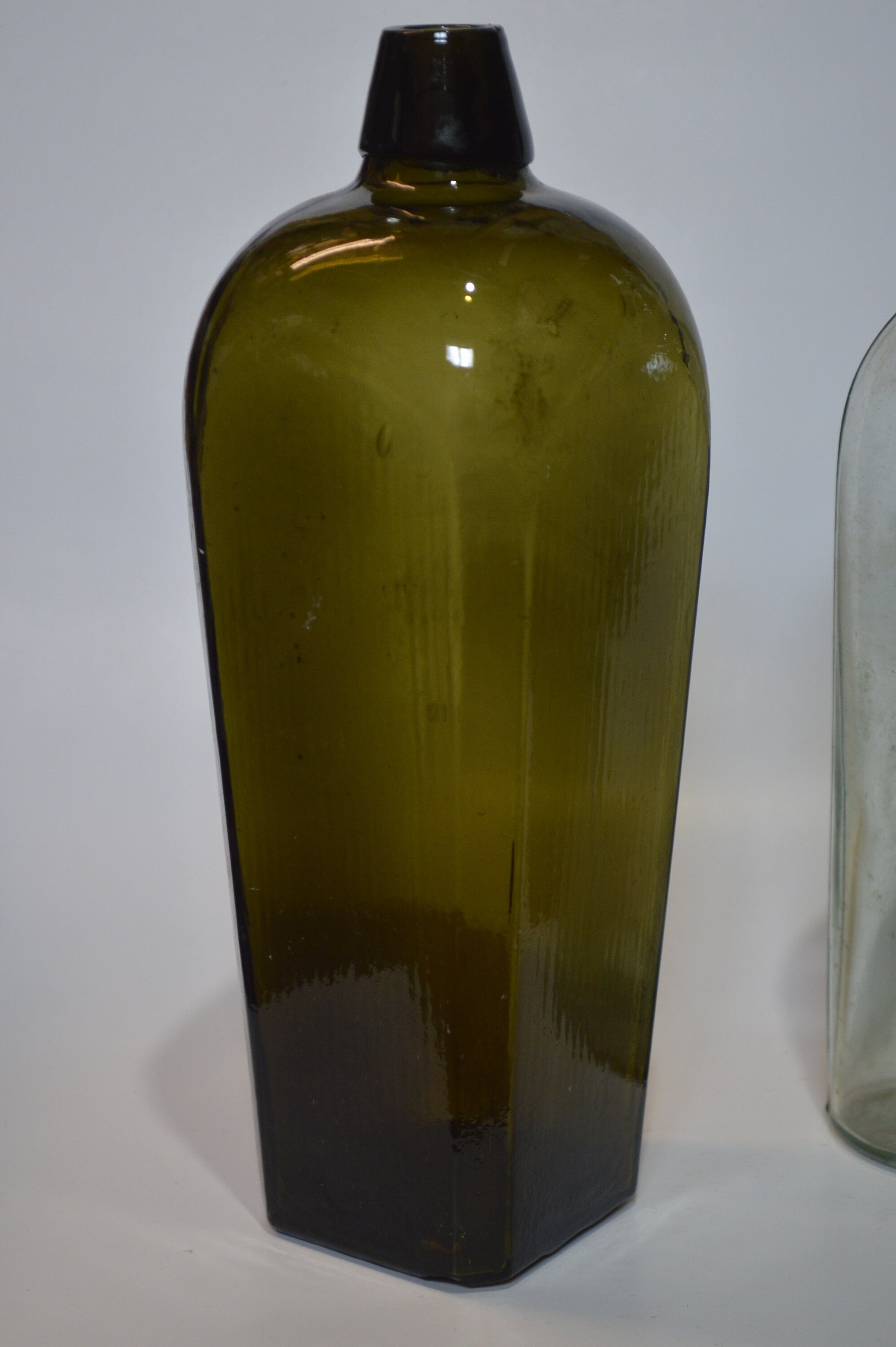 Antique Gin, Whisky & Wine Bottles. 1890s. Large Case Gin Bottle, Large