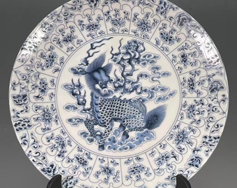 Chinese antieke porseleinen plaat Qing-dynastie Qianlong gemarkeerd blauw en wit porseleinen bord, handgeschilderde Kylin patroon keramische schotel