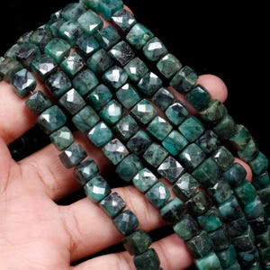 Faceted Natural Emerald Box Beads: AAA Green Gemstone Cubes, 8-9mm, 8&#39;&#39; Strand