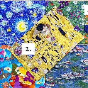 K&ouml;nnte beinhalten: F&uuml;nf Stoffquadrate mit verschiedenen k&uuml;nstlerischen Designs. Dazu geh&ouml;ren eine Sternennacht, ein ber&uuml;hmtes Gem&auml;lde, florale Muster und abstrakte Kunst. Die Stoffe sind farbenfroh und eignen sich f&uuml;r verschiedene Projekte.