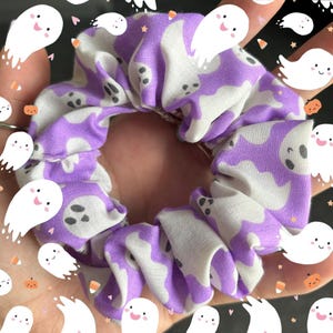 Ghost Halloween scrunchies in Lilac