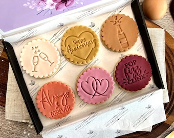 Bespoke Personalised Anniversary Biscuits In Gift Box | Cookies | Gift for couples | Gifts for her & Him | Celebration Gift Set: VJ73A